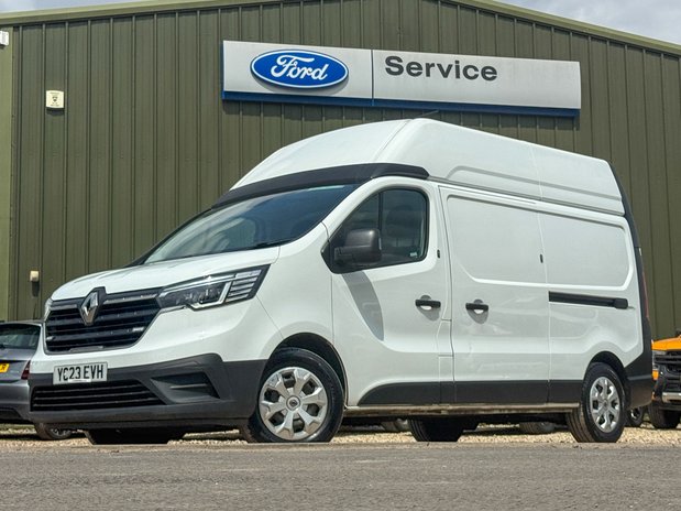 Renault Trafic LWB L2H2 [SOLD MT] High Roof Business LL30 Air Con Sensors Cam EURO 6 1