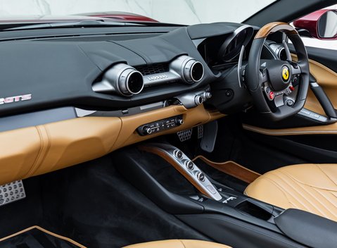 Ferrari 812 GTS 26