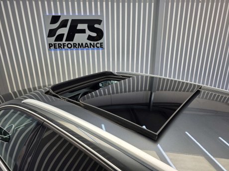 Audi RS4 4.2 FSI V8 Estate 5dr Petrol S Tronic quattro Euro 5 (450 ps) 31