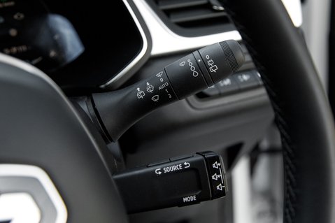 Renault Captur TECHNO E-TECH 17