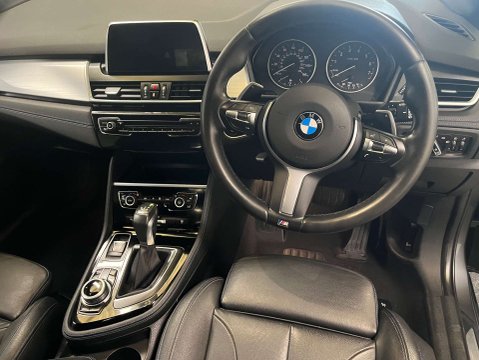 BMW 2 Series 2.0 220i M Sport Auto 5dr 13