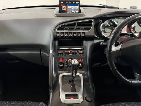Peugeot 3008 E-HDI ALLURE 15