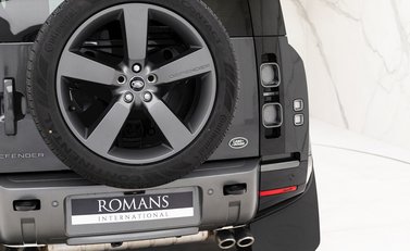 Land Rover Defender 110 V8 26