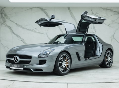 Mercedes-Benz SLS AMG 2