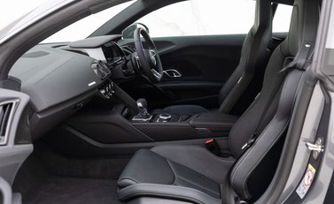 Audi R8 V10 Performance Carbon Black 11