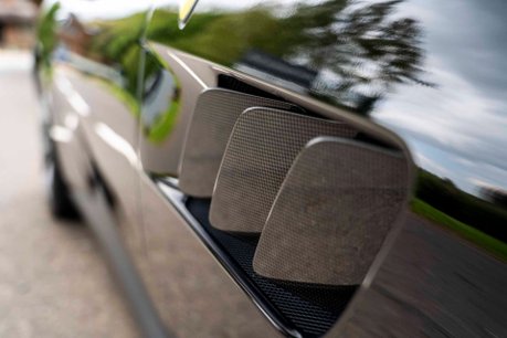 Ferrari GTC4 Lusso V12. CARBON FIBRE INTERIOR. PANORAMIC ROOF. PASSENGER DISPLAY. 19