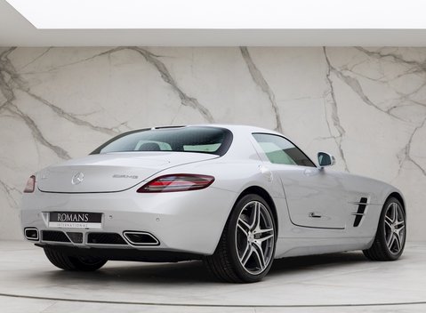 Mercedes-Benz SLS AMG 9