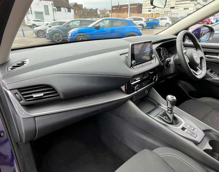 Nissan Qashqai 1.3 Qashqai Acenta Premium DiG-T MHEV 5dr 17