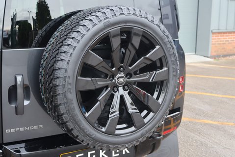 Land Rover Defender 110 2026  MODEL 350 HARD TOP X-DYNAMIC HSE WORLD TOUR  STYLED BY SEEKER  11