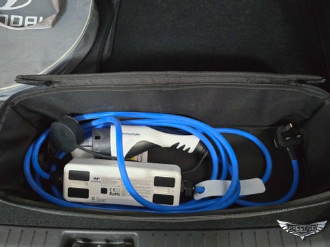 Hyundai KONA 39kWh SE Auto 5dr (10.5kW Charger) 95