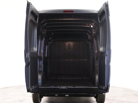 Peugeot Boxer 2.2 BlueHDi 140 H2 Van Professional Auto 3