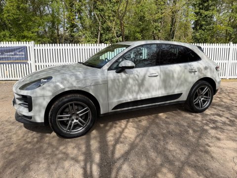 Porsche Macan PDK 9