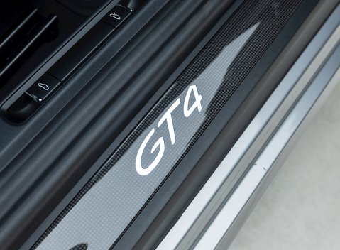 Porsche 718 Cayman GT4 18