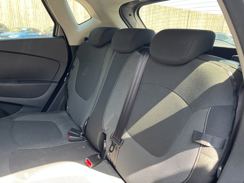 Renault Captur 1.5 dCi ENERGY Dynamique S Nav SUV 5dr Diesel Auto Euro 6 (s/s) (90 ps) 16