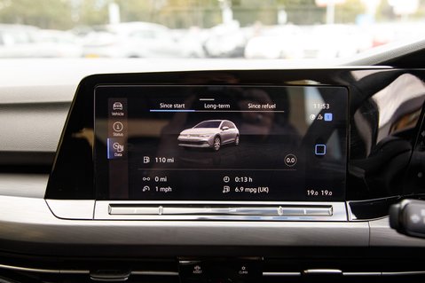 Volkswagen Golf STYLE TSI 25