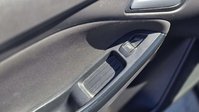 Ford Focus 1.6 Zetec Hatchback 5dr Petrol Manual Euro 5 (125 ps) 28