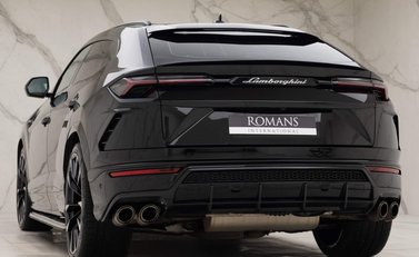 Lamborghini Urus V8 4