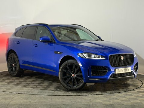 Jaguar F-Pace R-SPORT AWD 1