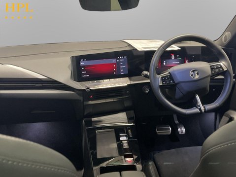 Vauxhall Astra Electric 54kWh Ultimate Hatchback 5dr Electric Auto (156 ps) Air Con - Alloys - DAB 40