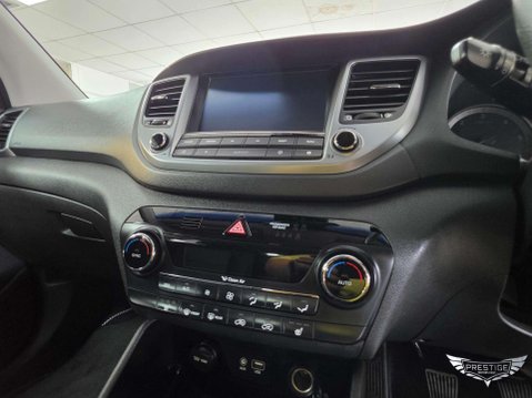 Hyundai TUCSON 1.7 CRDi Blue Drive SE Nav Euro 6 (s/s) 5dr 35
