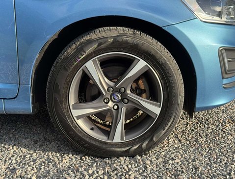 Volvo XC60 2.4 XC60 R-Design Luxury Nav D4 AWD Auto 4WD 5dr 13