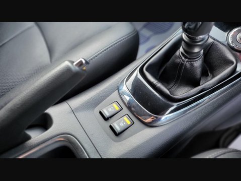 Nissan Pulsar TEKNA DIG-T 12