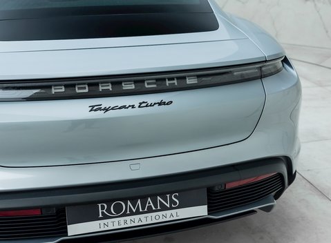 Porsche Taycan Turbo 27