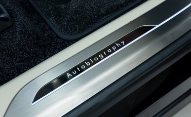 Land Rover Range Rover P460e Autobiography LWB 25