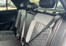 Volkswagen T-Roc R-LINE 2.0 TSI 4MOTION DSG AUTOMATIC 32