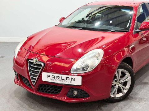 Alfa Romeo Giulietta 1.4 TB MultiAir Lusso Hatchback 5dr Petrol Manual Euro 5 (s/s) (170 bhp) 13