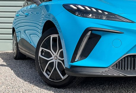 MG MG4 EV 64kWh TROPHY