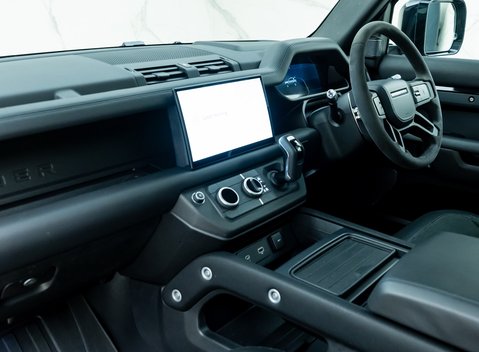 Land Rover Defender 90 V8 P525 Urban 15