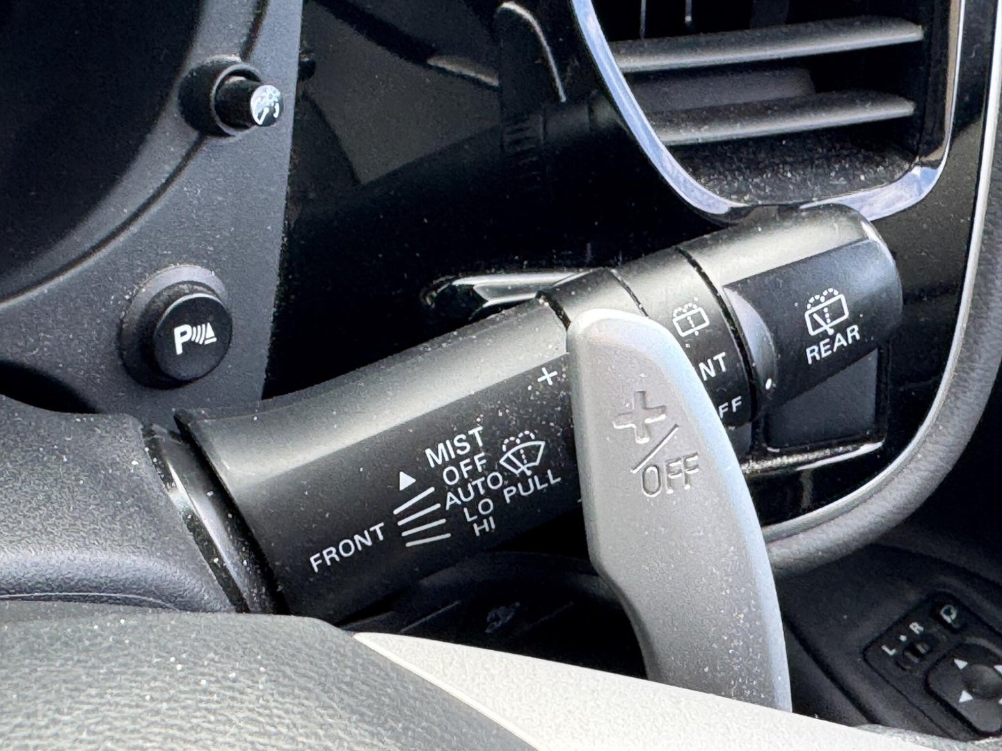 2015 Mitsubishi Outlander — image 14