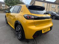 Peugeot e-208 GT PREMIUM 6