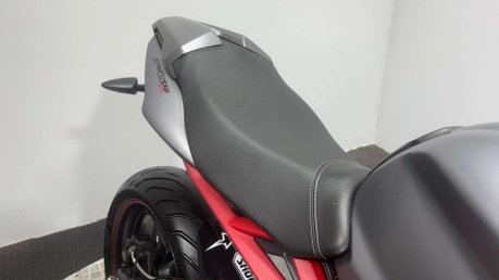 Triumph Street Triple R 2014 ONLY 15K NEW MOT ARROW EXHAUST VERY CLEAN NAKED 13