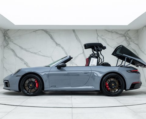 Porsche 911 Targa 4 GTS (992) 