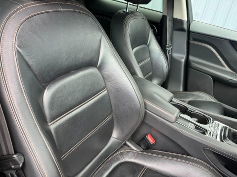 Jaguar F-Pace 2.0 D180 Prestige AWD Euro 6 (s/s) 5dr 8