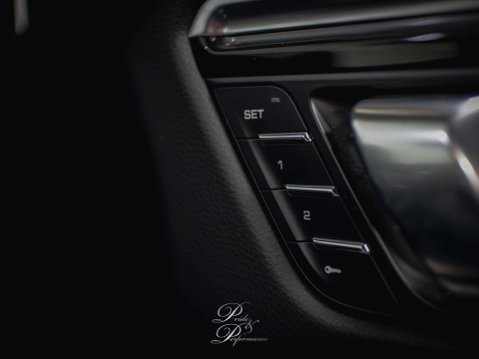 Porsche Macan 3.0 Macan S D Semi-Auto 4WD 5dr 38
