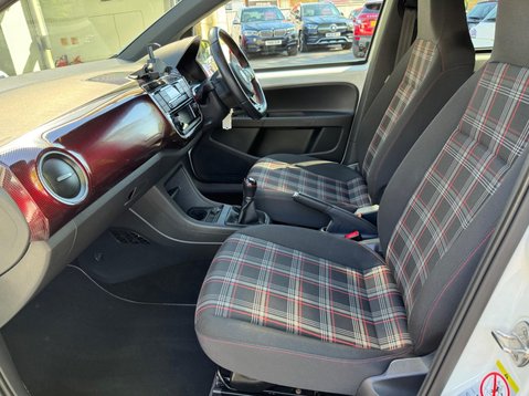 Volkswagen Up GTI 29