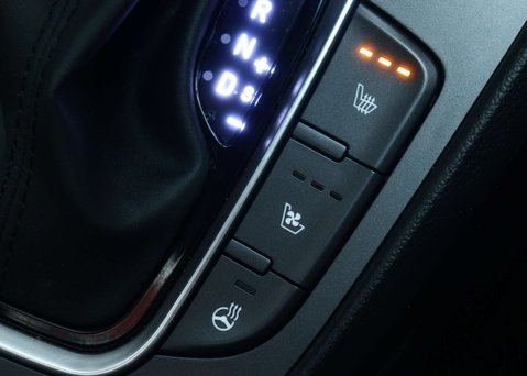 Hyundai KONA 1.6 h-GDi Ultimate SUV 5dr Petrol Hybrid DCT Euro 6 (s/s) (141 ps) 35