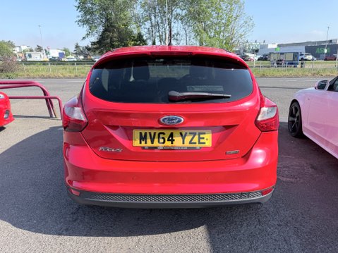 Ford Focus 1.0 ZETEC 6