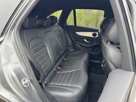 Mercedes-Benz GLC GLC 220D 4Matic AMG Line Auto Diesel SAT NAV/PARKTRONIC/SIDE STEPS 24
