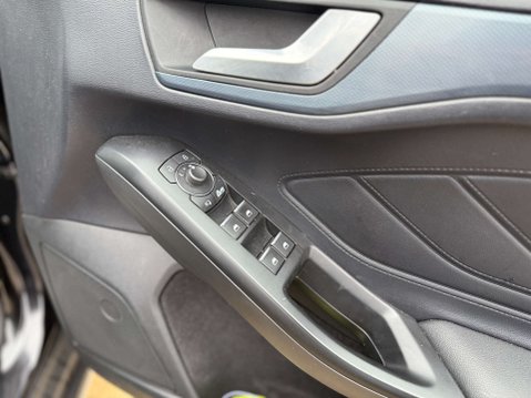 Ford Focus 1.0 Focus Active X Edition MHEV 5dr 75