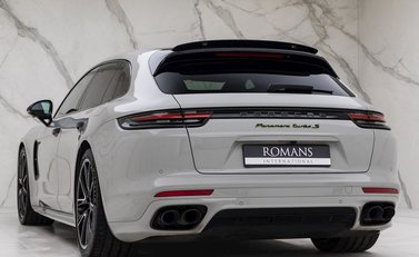 Porsche Panamera Turbo S E-Hybrid Sport Turismo 3