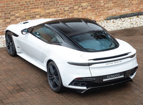 Aston Martin DBS Superleggera 9