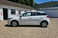 Hyundai i20 MPI SE.AUTOMATIC..1 PREVIOUS OWNER,18 STAMPS,AIR CON,LAST OWNER  9 YEARS. 8