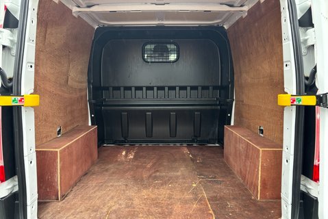 Ford Transit Custom 320 L2 Leader 130 ps DCIV with Air Conditioning 12