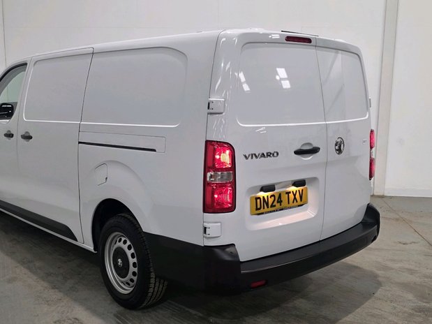 Vauxhall Vivaro VIVARO XL DIESEL 2.0 Turbo D 145 Prime H1 Van 12