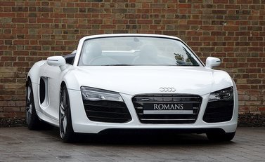 Audi R8 V10 Spyder 1