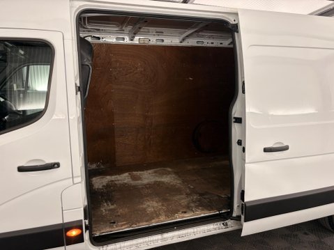 Nissan NV400 2.3 dCi 35 Tekna FWD L3 H2 Euro 6 5dr 27